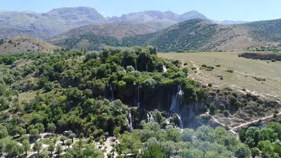 Doğa tutkunlarının yeni rotası: Girlevik Şelalesi’nde bahar bereketi