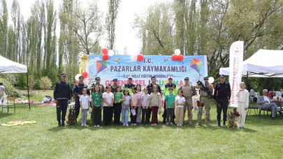 Gökyüzü renk cümbüşüne döndü: Pazarlar’da uçurtmalar farkındalık için havalandı