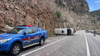 Kilis-Hatay yolunda korku dolu anlar: Minibüs şarampole yuvarlandı