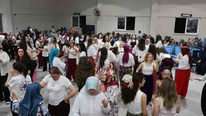 Hacıhaliller’de şalvar gecesi rüzgarı: Kadınlar stres attı, komşuluk bağları güçlendi