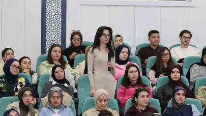 Erzurum’da sanat rüzgarı: Rektör Özden hem anlattı hem ney üfledi