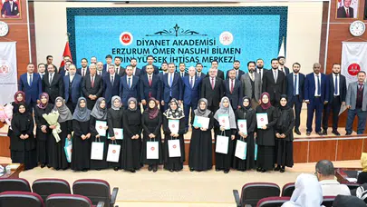Erzurum'da ilim yolculuğunda büyük gün: Dördüncü dönem mezunları cübbelerini giydi