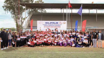 Aydın’da softbol rüzgarı: Şampiyonluk kupaları sahiplerini buldu