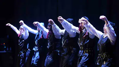 Anadolu’nun kadim ritimleri Düzce’de hayat buldu: Gençlerden sahne şovu
