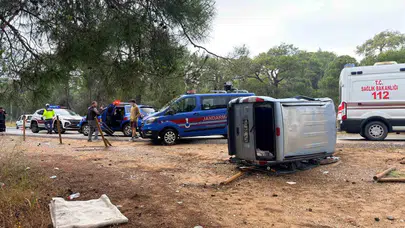 Manavgat’ta dehşet anları: Şerit ihlali faciaya yol açtı, araç ormanlık alana uçtu