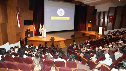 Mesleki yeminlerine ilk adımı attılar: Bursa Uludağ Üniversitesi'nde beyaz önlük heyecanı