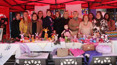 Bolu'da el emeği şöleni: 18'den 65 yaşa kadınlar hünerlerini caddeye taşıdı