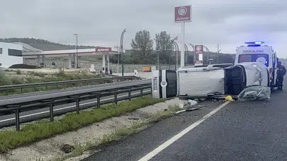 Eskişehir yolunda korkutan kaza: Yağışlı havada direksiyon hakimiyetini kaybetti