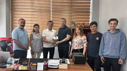 Yabancı tabelalara inat Türkçe vurgusu: Bergamalı esnafa anlamlı ödül