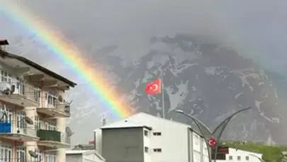 Hakkari semalarında görsel şölen: Yağmur sonrası ortaya çıkan o manzara mest etti
