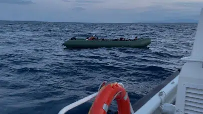 Ege'de insanlık dramı: Yunanistan'ın ölüme terk ettiği 11 çocuk ve aileleri kurtarıldı
