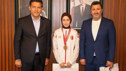 Kozan’ın gururu ringlere taşınıyor: Genç boksör olimpiyat vizesini kaptı