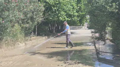 Kuşadası’nda bayram hazırlığı: Ekipler sahaya indi, sokaklar pırıl pırıl oldu