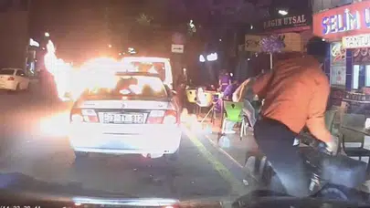 Mersin’de korku dolu anlar: Kontağı çevirdikleri an otomobil alev topuna döndü