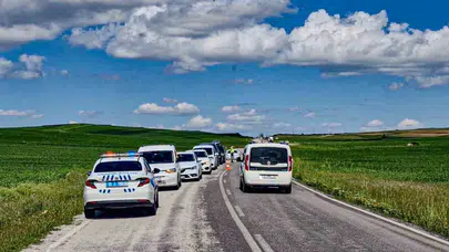 Ölümden döndü: Tarlaya uçan otomobil hurdaya döndü ama o burnu bile kanamadan çıktı