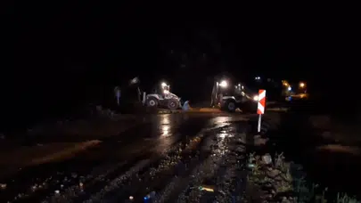 Tunceli’de doğa felaketi: Ana arterler ulaşıma kapandı, sürücüler yollarda mahsur kaldı