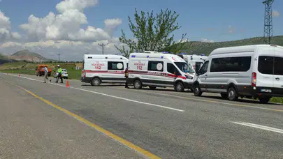 Gercüş yolunda can pazarı: Durak içine giren araçlar ortalığı savaş alanına çevirdi