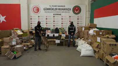 Kapıkule'de zehir tacirlerine geçit yok: Tırın gizli bölmelerinden servet çıktı