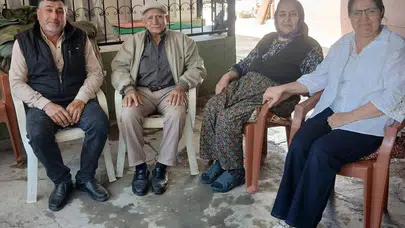 Sarıgöl’de bayram ziyareti: Kahramanların emanetleri unutulmadı