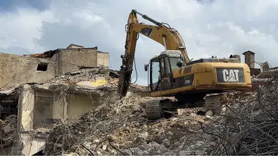Yüksekova’da kentsel dönüşüm hamlesi: Riskli binalar yerini modern yapılara bırakıyor