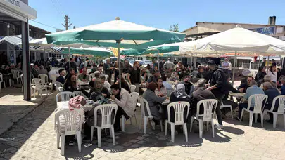 Gördes’te sanayi esnafından dev organizasyon: 6 bin kişiyi aynı sofrada buluşturdular