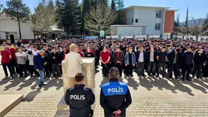 Dijital dünyanın tehlikelerine karşı genç kalkan: Bozüyük’te öğrencilere siber güvenlik dersi