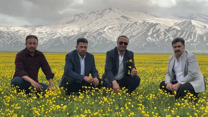Zirvede kış, eteklerde bahar: Yüksekova’da kartpostallık görsel şölen