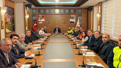 Aksaray’da trafik güvenliği masaya yatırıldı: Kaza oranlarını düşürmek için yeni yol haritası