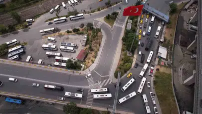 İstanbul yollarında bayram telaşı: Otogarda adım atacak yer kalmadı