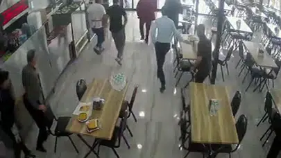 Malatya’da korku dolu anlar: 5.6’lık sarsıntının kafedeki dehşet anları kamerada