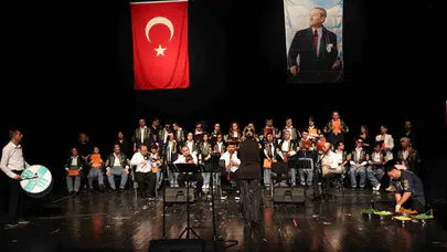 Sahne onların, alkışlar Bizim Ev’in: Engelliler Haftası’na sıra geceli final