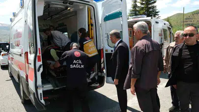 Elazığ yolunda korku dolu anlar: Kaza yerinden geçen milletvekili yaralıların yardımına koştu