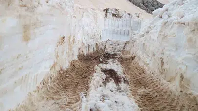 Alanya’da zirveye giden yollar kardan temizleniyor: Yaylacılar için seferberlik