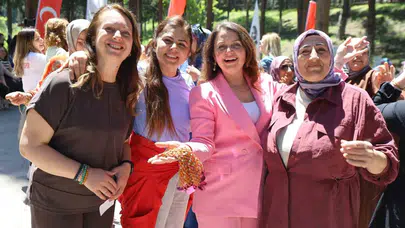 Çifte bayram coşkusu Süreyya Tabiat Parkı’na taştı: Baharın gelişi ve anneler aynı gün kutlandı
