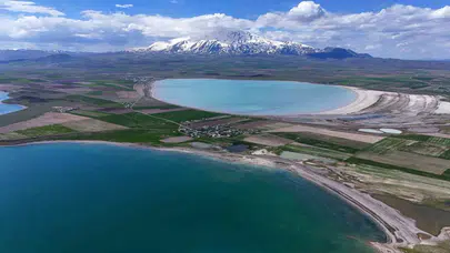 İki dev göl aynı karede buluştu: Süphan Dağı’nın gölgesinde görsel şölen