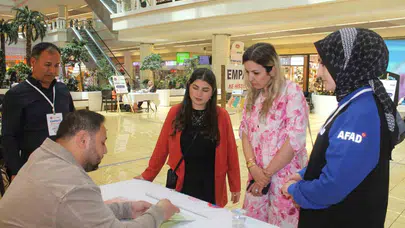 Gözleri bağlandı, tekerlekli sandalyeye oturdular: Bir günlüğüne engelli olmanın ne demek olduğunu deneyimlediler