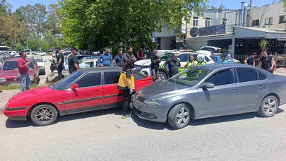 Trafikte dehşet anları: Kazaya yol açıp biber gazıyla kaçtı