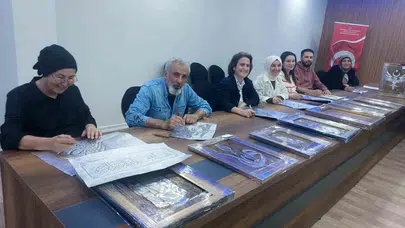 Öğretmenlerin akşam mesaisi sanata dönüştü: Konakladıkları kurum artık bir galeri