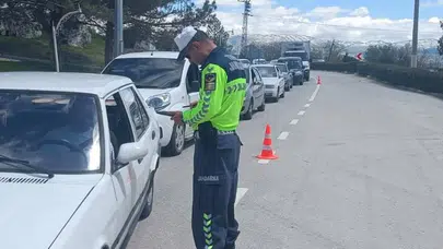 Sandıklı’da şafak operasyonu: Aranan şahıs kıskıvrak yakalandı