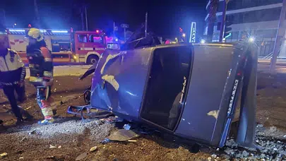 Bandırma’da korku dolu anlar: Kavşakta sıkışan sürücüyü itfaiye kurtardı