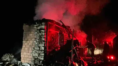 Kumluca'da korku dolu anlar: Şömineden sıçrayan kıvılcımlar yuvayı küle çevirdi