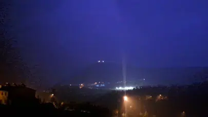 Tunceli semalarında görsel şölen: Pülümür’de karanlık şimşeklerle dağıldı