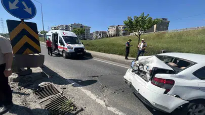 Trafik polisinden insanlık dersi: Kaza yerini temizlemek için süpürgeye sarıldı