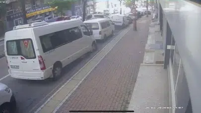 Bursa’da dehşet anları: Kontrolden çıkan araç park halindeki 6 otomobili hurdaya çevirdi