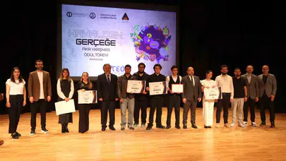 Genç beyinler geleceği tasarladı: Hayallerini projeye dönüştüren öğrenciler ödüllerine kavuştu
