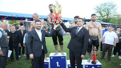 Er meydanında devlerin mücadelesi: Kağıthane'de altın kemerin yeni sahibi belli oldu