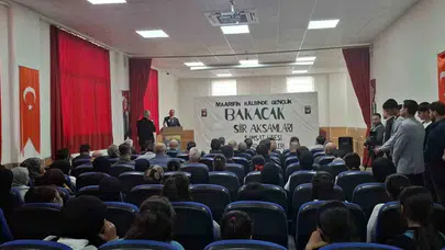Samsat’ta kelimelerin gücü sahneye çıktı: Edebiyat rüzgarı esti