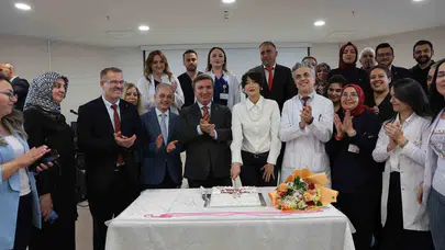 Vali Aydoğdu'dan sağlık neferlerine anlamlı ziyaret: Şefkatin temsilcileri unutulmadı