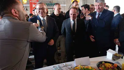 Kars’ta lezzet rüzgarı: Asırlık tarifler Bedesten’de görücüye çıktı