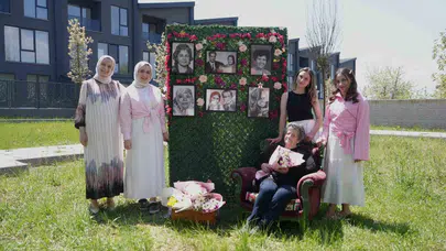 Hafızalara kazınan o özel gün: Alzheimer hastası anneler için unutulmaz kutlama